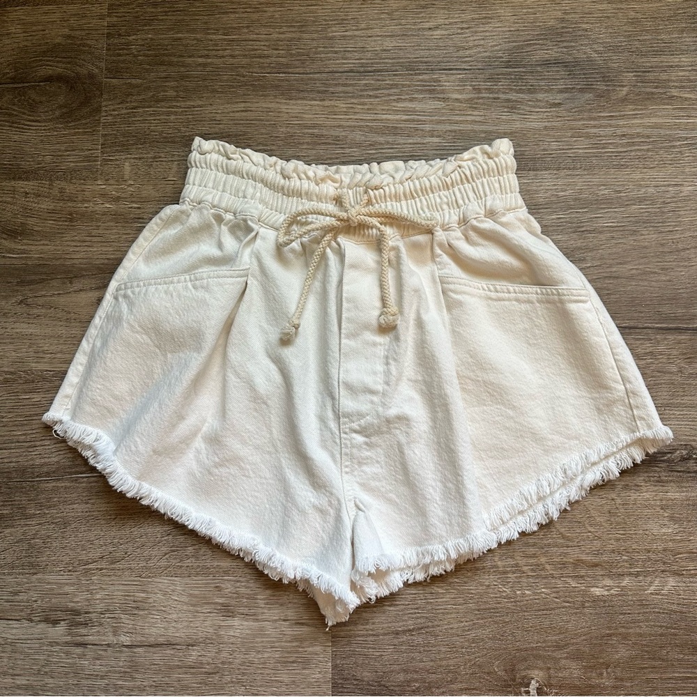 MUSTARD SEED Cream High Waist Drawstring Shorts